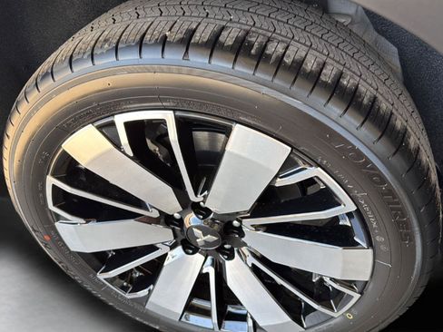 New 2026 Mitsubishi Outlander SEL FWD image 11