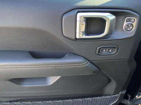 New 2026 Jeep Wrangler Unlimited Sahara AWD/4WD image 16