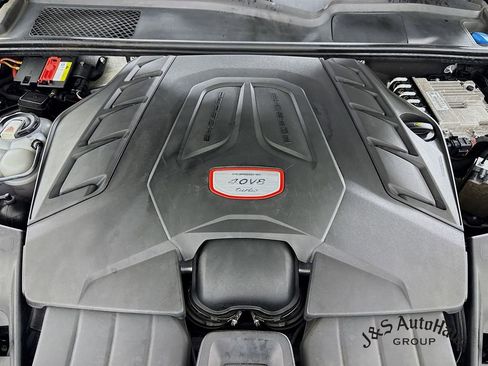 Used 2020 Porsche Cayenne Turbo w/ Assistance Package image 37