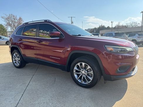 Certified 2019 Jeep Cherokee Latitude Plus w/ Comfort/Convenience Group image 3