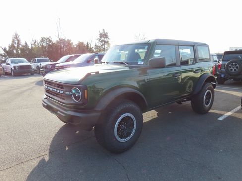 New 2025 Ford Bronco 4-Door w/ Sasquatch Package image 3
