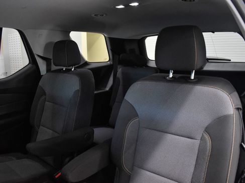 Used 2021 Chevrolet Traverse LT FWD image 32