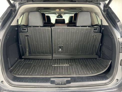 Used 2021 Toyota Highlander Limited image 26