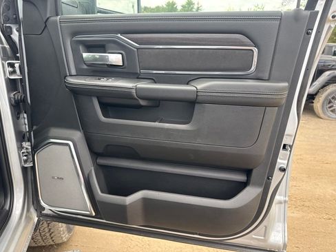 New 2026 RAM 2500 Laramie AWD/4WD image 31