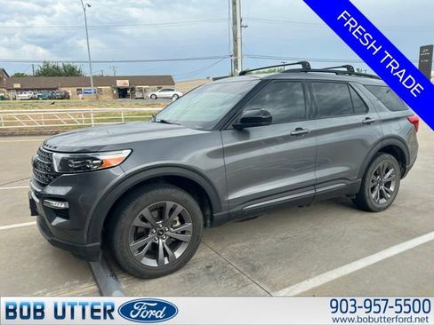 Used 2022 Ford Explorer XLT w/ Equipment Group 202A AWD/4WD image 3