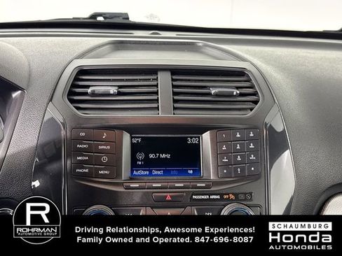 Used 2017 Ford Explorer XLT AWD/4WD image 6
