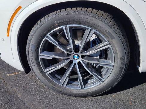 New 2026 BMW X5 xDrive50e image 7