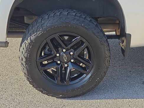 Used 2021 Chevrolet Silverado 1500 LT Trail Boss AWD/4WD image 7