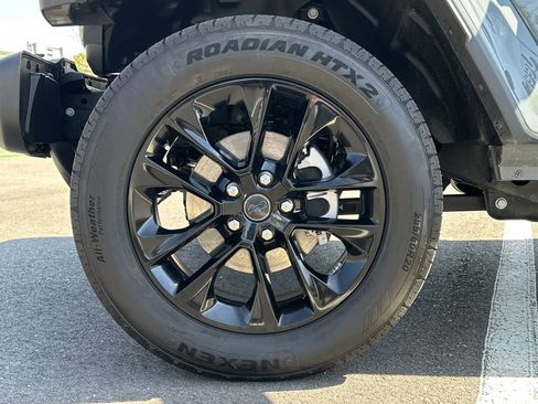 Certified 2025 Jeep Wrangler Unlimited Sahara w/ Safety Group image 16