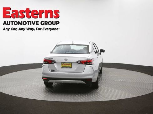 Used 2025 Nissan Versa SV FWD image 38