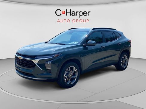 Used 2026 Chevrolet Trax LT FWD image 7