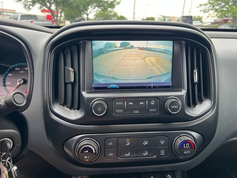 Used 2018 Chevrolet Colorado Z71 AWD/4WD image 34