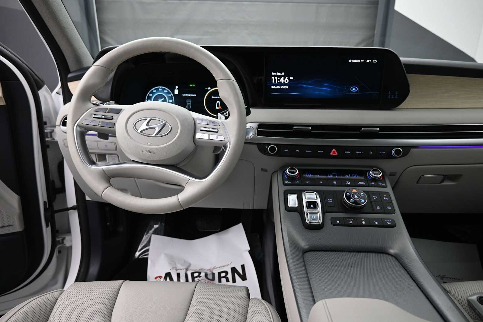 Certified 2024 Hyundai Palisade Limited AWD/4WD image 15