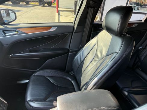 Used 2019 Lincoln MKC Select w/ Select Plus Package image 12