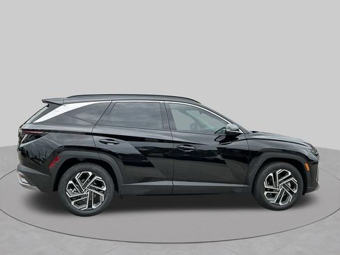 Used 2025 Hyundai Tucson Limited FWD image 20