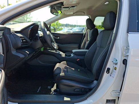 Used 2025 Subaru Outback Premium AWD/4WD image 14