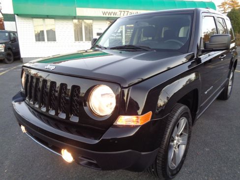 Used 2017 Jeep Patriot High Altitude image 14