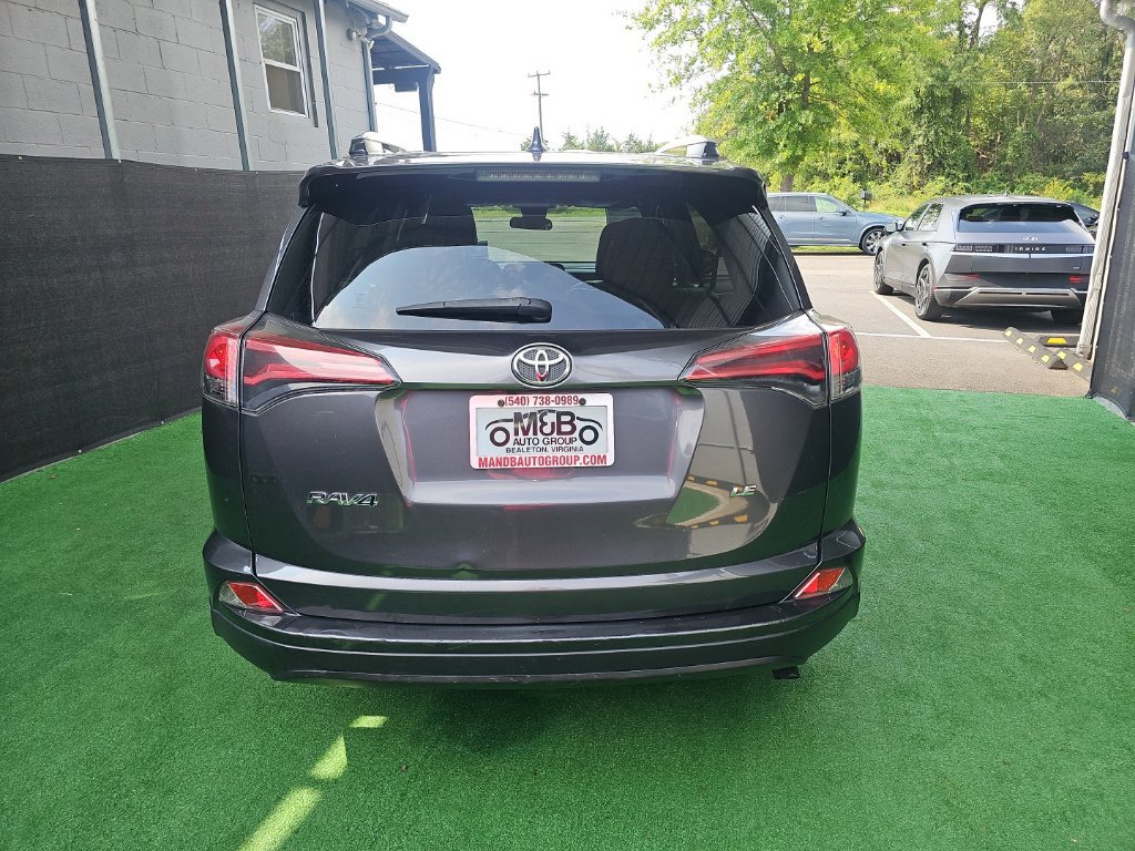 Used 2017 Toyota RAV4 LE FWD image 4