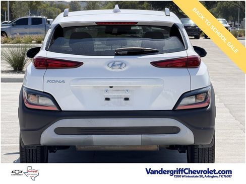 Used 2022 Hyundai Kona SEL FWD image 5
