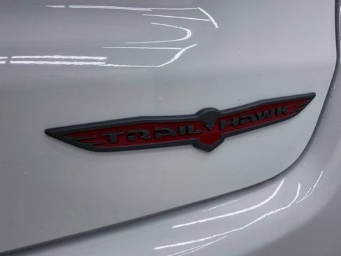 Used 2025 Jeep Compass Trailhawk AWD/4WD image 13