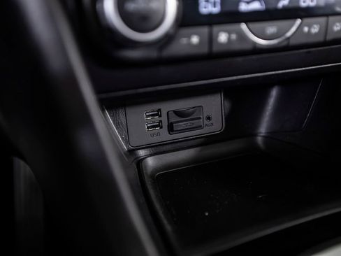 Used 2018 MAZDA MAZDA3 Touring FWD image 32