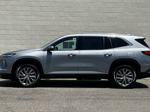 Certified 2026 Buick Enclave Preferred FWD image 7