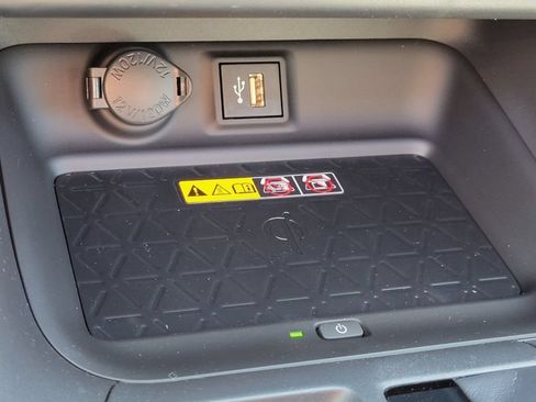 Used 2023 Toyota RAV4 XLE Premium AWD/4WD image 8