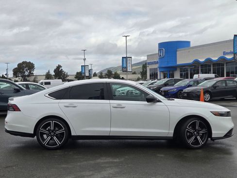 Used 2024 Honda Accord Sport image 8