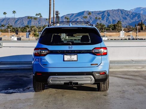 Used 2024 Honda Pilot TrailSport image 8