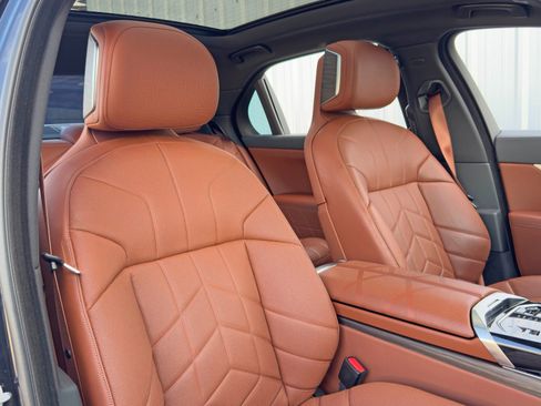 Used 2023 BMW 760i xDrive image 51