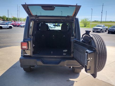 Used 2018 Jeep Wrangler Unlimited Sport w/ Dual Top Group AWD/4WD image 16