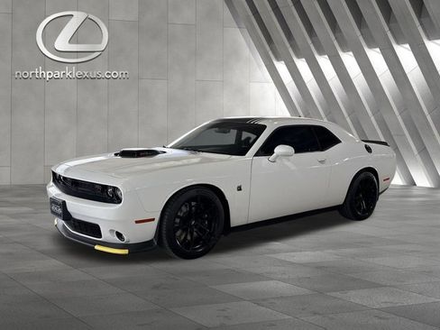 Used 2019 Dodge Challenger R/T Scat Pack w/ Shaker Package image 3