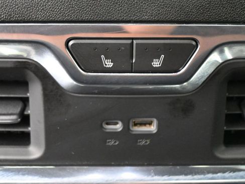 Used 2024 GMC Sierra 3500 Denali Ultimate AWD/4WD image 29