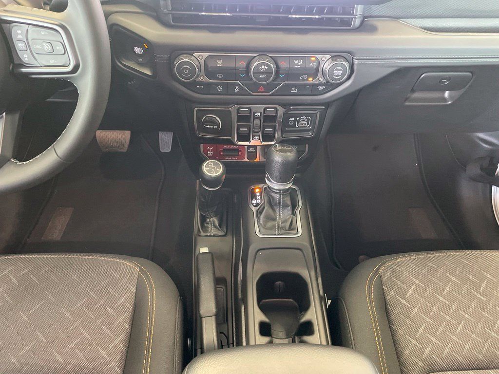 Used 2026 Jeep Gladiator Mojave AWD/4WD image 21