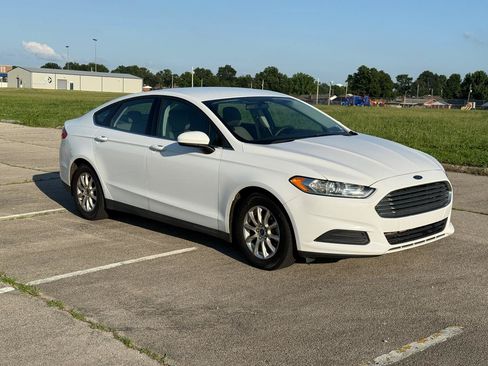 Used 2016 Ford Fusion S FWD image 2