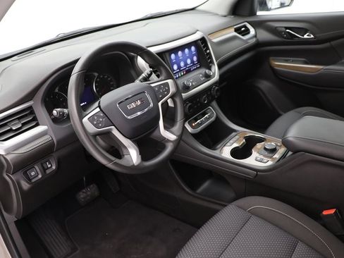 Used 2023 GMC Acadia SLE w/ Driver Convenience Package image 14