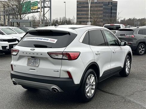 Used 2020 Ford Escape SE image 2