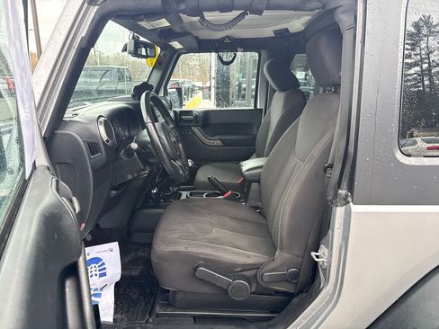 Used 2017 Jeep Wrangler Sport AWD/4WD image 9