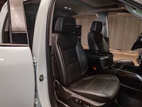 Used 2020 GMC Sierra 3500 Denali w/ Denali Ultimate Package AWD/4WD image 31