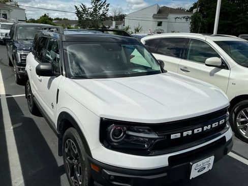 Used 2022 Ford Bronco Sport Outer Banks w/ Tech Package AWD/4WD image 3