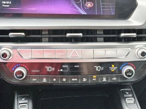 Used 2025 Kia Telluride S image 24