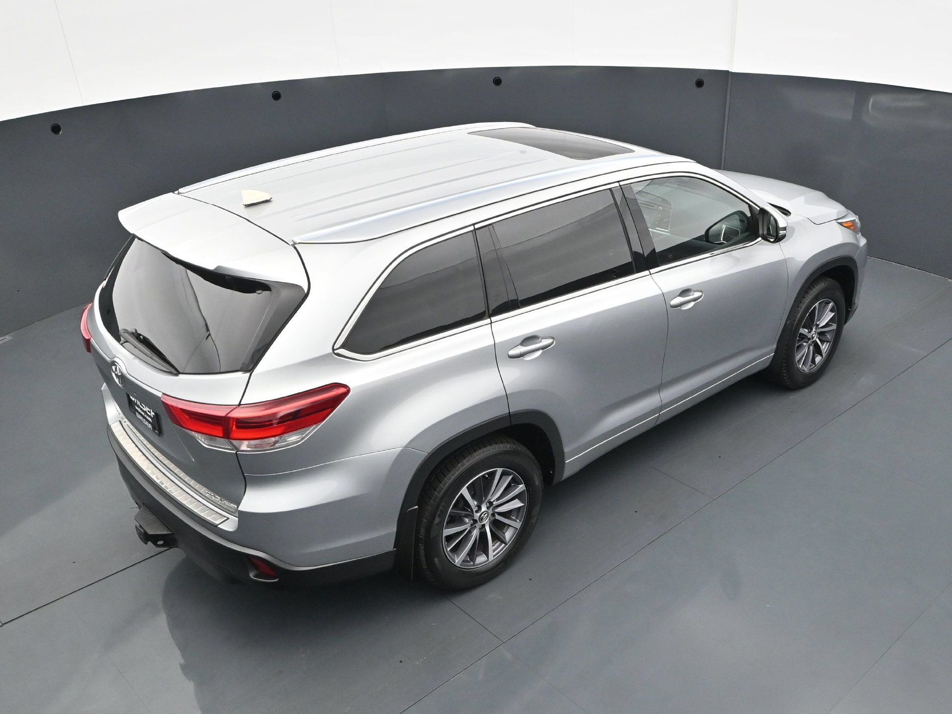 Used 2018 Toyota Highlander XLE AWD/4WD image 40