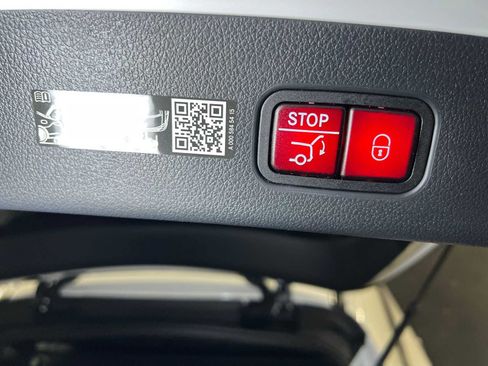 Used 2026 Mercedes-Benz GLC 300 4MATIC image 17