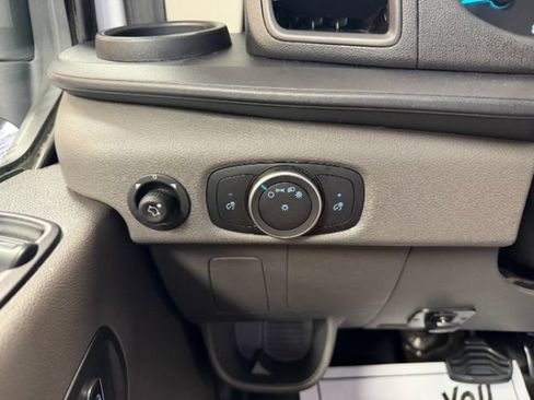 Used 2022 Ford Transit 350 DRW RWD image 19