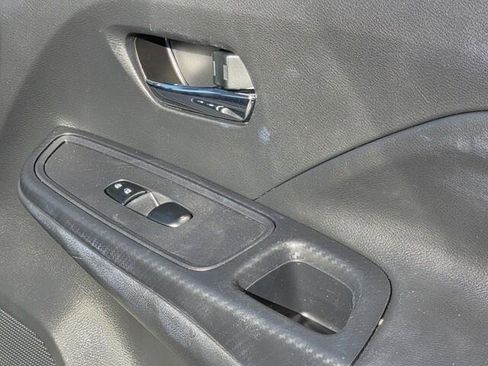 Used 2023 Nissan Versa SV image 32