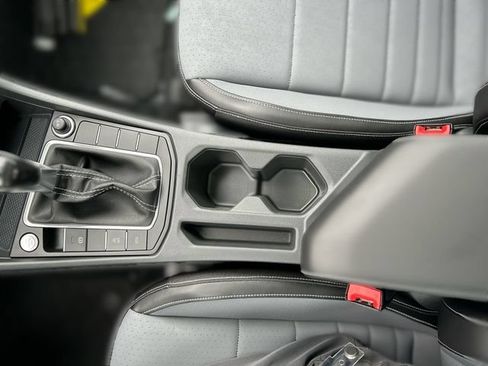 New 2026 Volkswagen Jetta SE FWD image 21