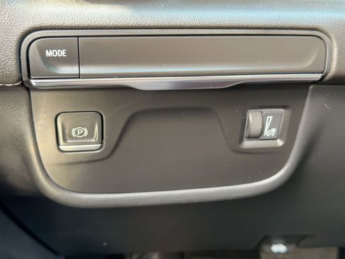 Certified 2023 Cadillac Escalade ESV Luxury image 16