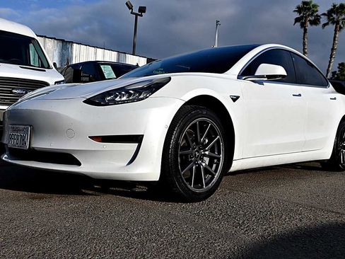 Used 2019 Tesla Model 3 image 1