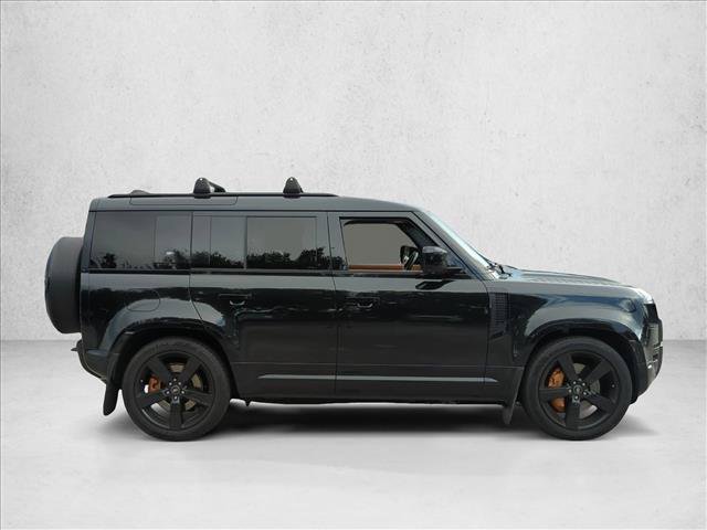 Used 2023 Land Rover Defender 110 X-Dynamic SE AWD/4WD image 4