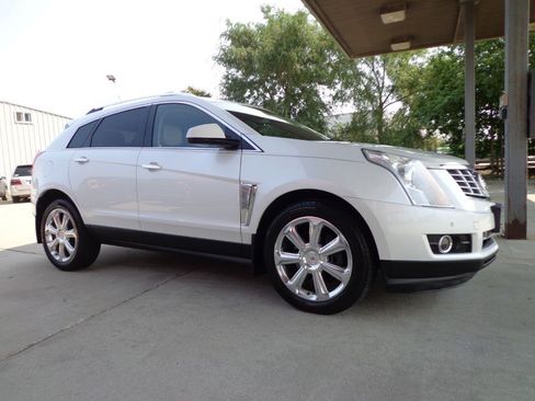 Used 2016 Cadillac SRX Performance w/ Driver Awareness Package AWD/4WD image 3